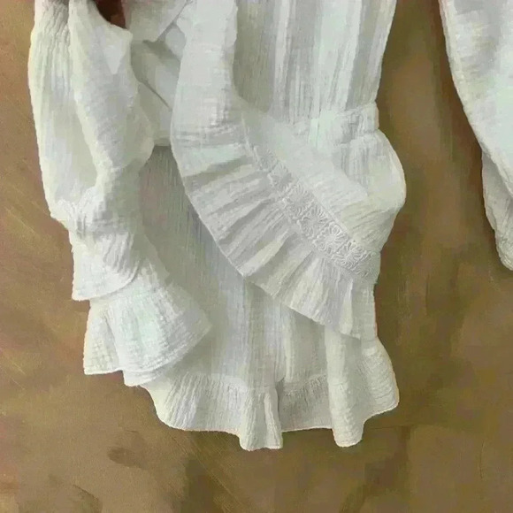 Elegant White Off-Shoulder Dress - Picture 8 of 15